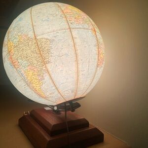 Light up globe